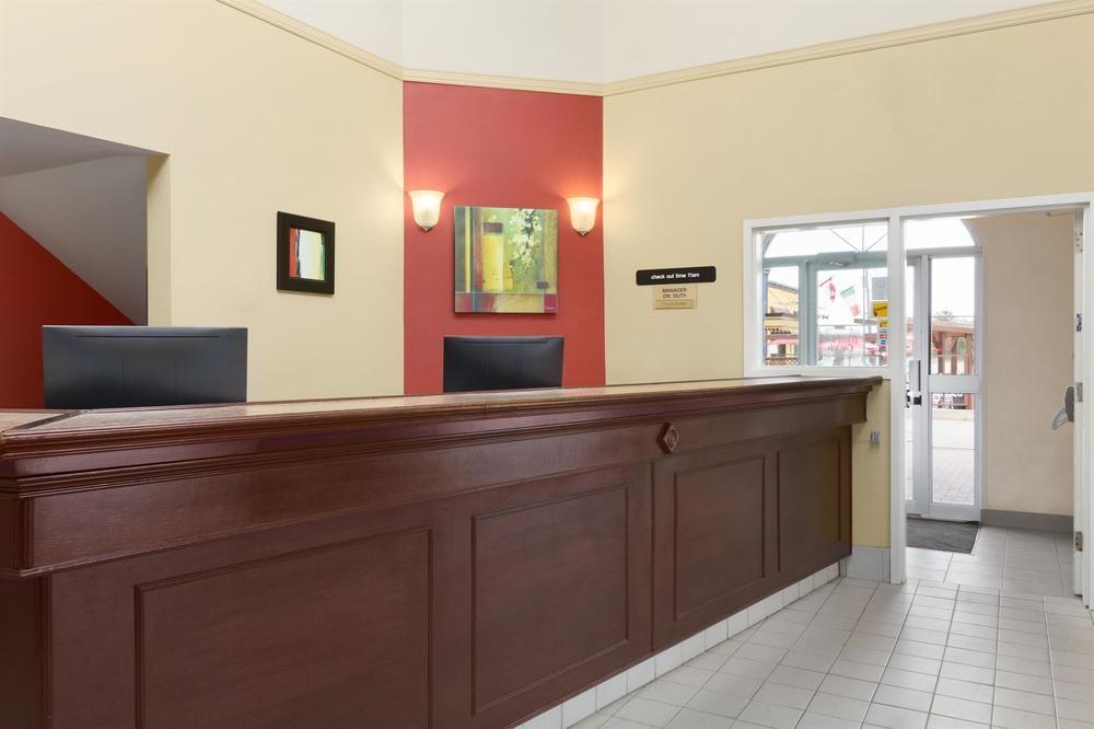Travelodge By Wyndham Timmins Eksteriør billede